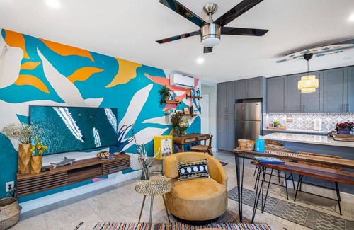 The Roads Apartment | The SurfSide Hideout - Charming/Cozy/Central