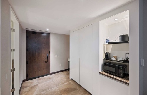 Toronto Entertainment District Hotel | The Sutton Place Hotel Toronto