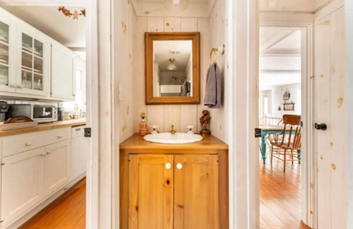 Thompson Ridge House | The Swallow's Nest Catskill Charm with Seasonal Pool and Firepit