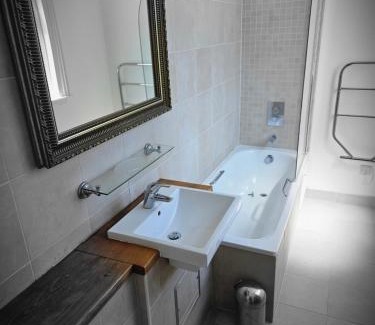 Compton Hotel | The swan at compton