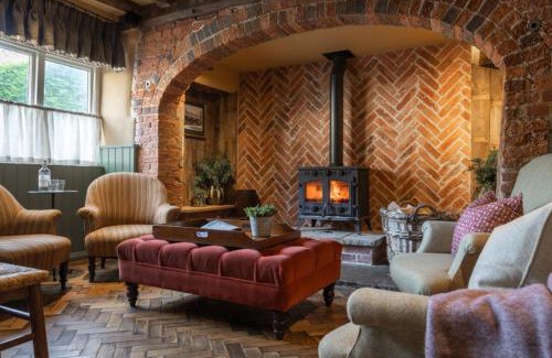 Pulborough Hotel | The Swan Inn