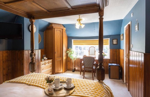 Midhurst Hotel | The Swan Inn