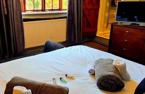 Monks Eleigh Hotel | The Swan monks eleigh