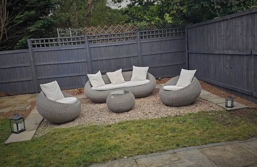 Chapeltown House | The Sweet Brier Cottage in Leeds