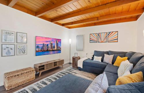 Clairemont Mesa East House | The Sweet Escape - Spa, Pool Table, Grill & More