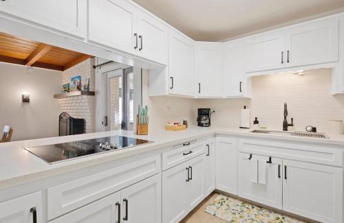 Clairemont Mesa East House | The Sweet Escape - Spa, Pool Table, Grill & More