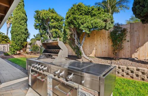 Clairemont Mesa East House | The Sweet Escape - Spa, Pool Table, Grill & More