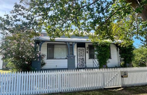 Cessnock House | The Sweet Grapevine Cottage