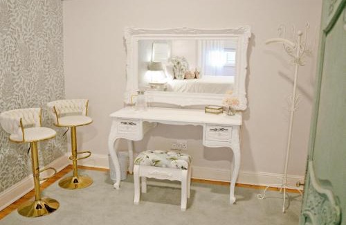 Westdene House | The Sweet Rose