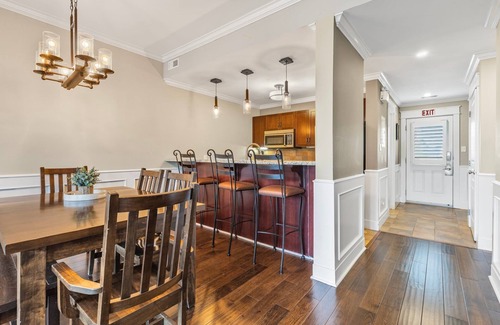 The Blue Mountains Condo | The Sweet Spot - Outdoor Pool/Walk to Blue