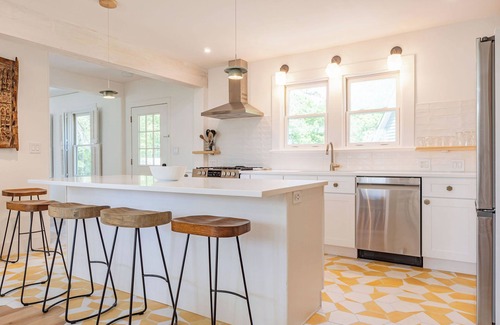 Monroe House | The Sweet Spot: Fun-Filled Fall Getaway