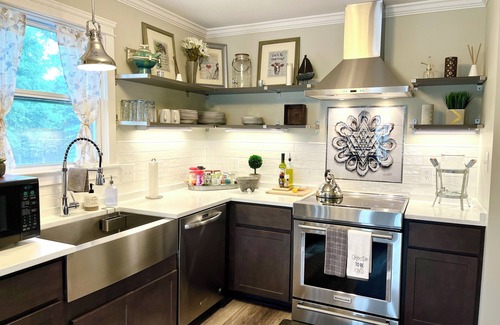 Deltaville House | The Sweet Suite Escape: Luxury Comfort, Stunning Views, and Private River Access