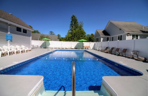 Killington Condo | The Swirl Suite Annex - Studio w/Kitchenette, Workspace, Mountain Location