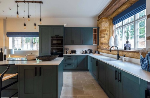 Kelmarsh House | The Talbot – Exclusive Home with Hot Tub