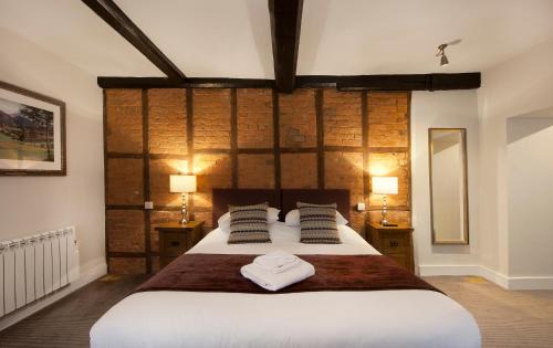 Moreton Hotel | The Talbot Hotel