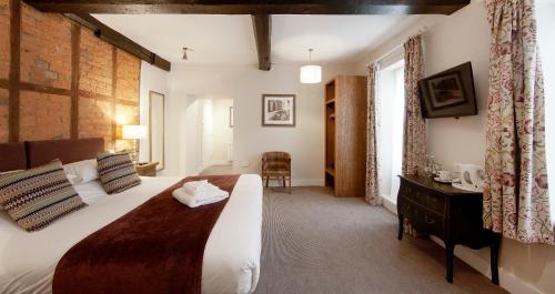 Moreton Hotel | The Talbot Hotel