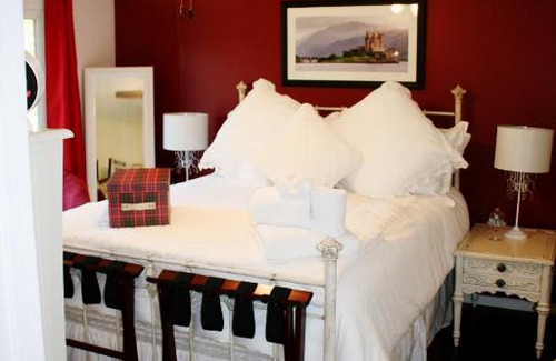 Ajax Bed & Breakfast | THE TARTAN HOUSE BED & BREAKFAST