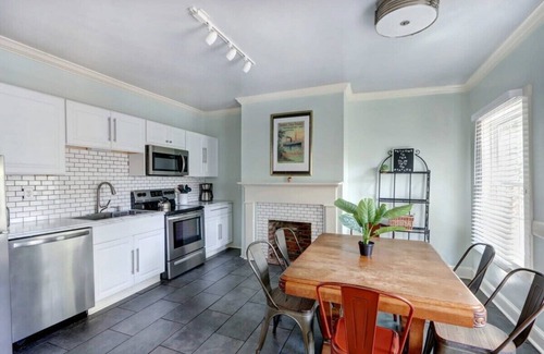 Beach Institute Apartment | The Tea Olive - B, Fresh | Classic | Dog-Friendly!