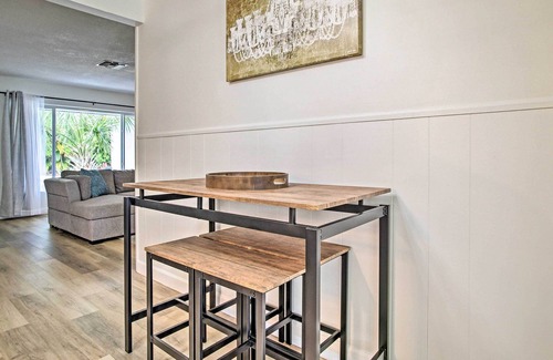 North Corals House | 'The Teal House' - Pool & Yard, 2 Mi to Beach