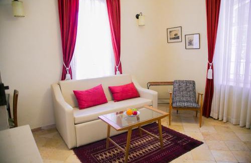 Emek Refaim Bed & Breakfast | The Templer Inn
