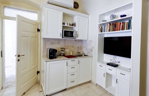 Emek Refaim Bed & Breakfast | The Templer Inn