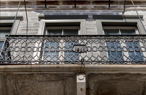 Ermoupoli Hotel | The Ten Syros