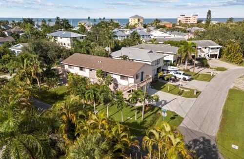 Mid Island Apartment | The Tequila Sunrise at Lazy Way