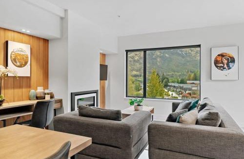 Arthur's Point Apartment | The Terrace at La Residence du Parc
