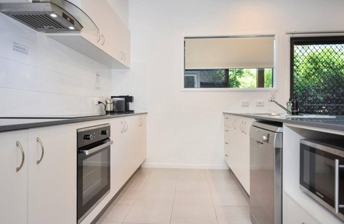 Birtinya House | The Terrace @ Birtinya - walk to SCUH