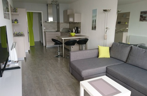 Les Sables d'Olonne Apartment | The Thatch Studio, 2 Pers. Panoramic sea View bay and Inlet Channel