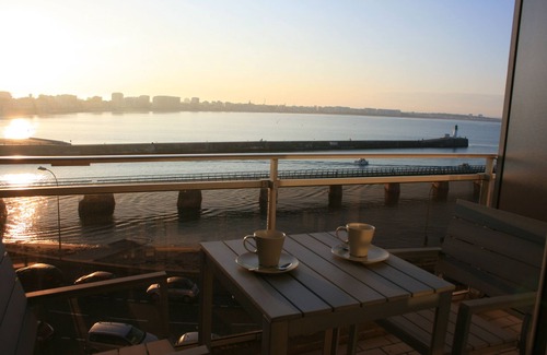 Les Sables d'Olonne Apartment | The Thatch Studio, 2 Pers. Panoramic sea View bay and Inlet Channel