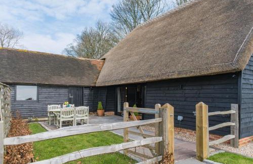 Stowting House | The Thatched Barn by Bloom Stays