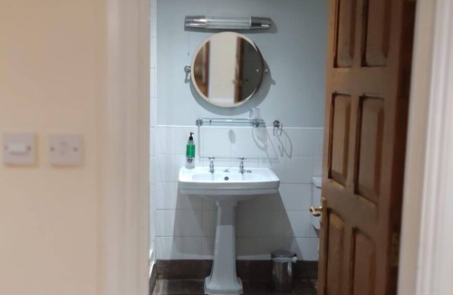 Cannards Grave Hotel | The Thatched Cottage Inn