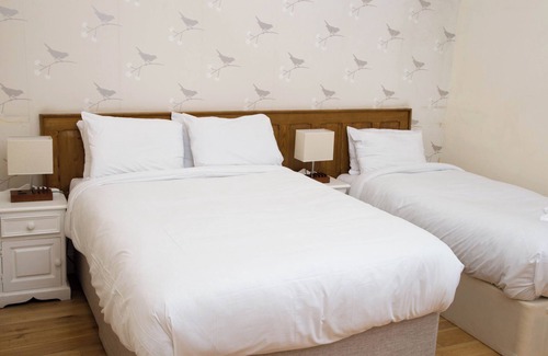 Cannards Grave Hotel | The Thatched Cottage Inn