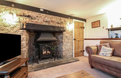 Crediton House | The Thatched Cottage