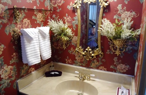 Annandale Hotel | The Thayer