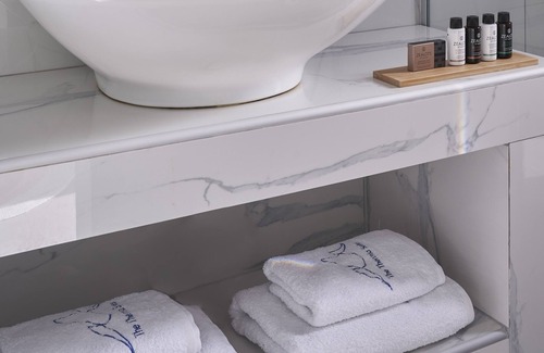 Loutra Hotel | The Thermia Suites