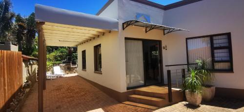 Herolds Bay Apartment | The Third Dolphin