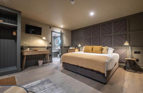 Woodditton Hotel | The Three Blackbirds