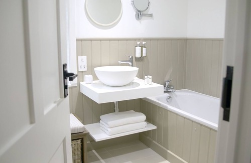 Bartlow House | The Three Hills