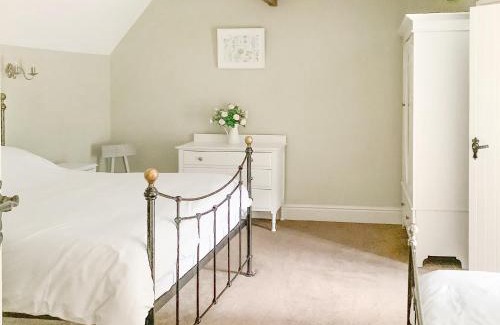 Hundall House | The Threshing Barn- 25347