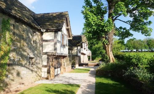 Kington House | The Threshing Barn at Penrhos Court