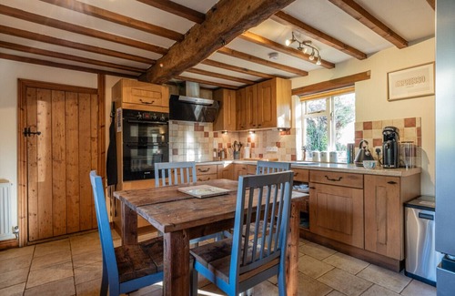 Sedgeberrow House | The Threshing Barn - Stunning 5 Bedroom Retreat