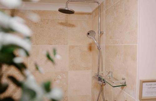 Pentney House | The Threshing Barn - relaxing countryside spa break