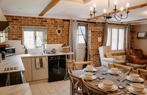 Pentney House | The Threshing Barn - relaxing countryside spa break