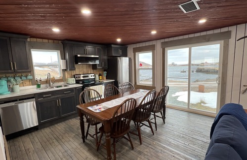 Terra Nova House | The Tickle Inn Saltbox by the Sea