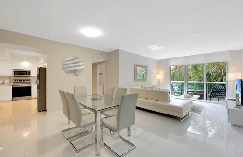 Hollywood South Central Beach Apartment | THE TIDES - 2nd Floor (V) - 2 bedrooms