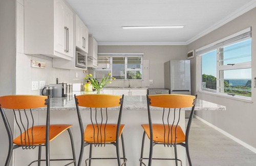 De Kelders House | The Tides at Gansbaai