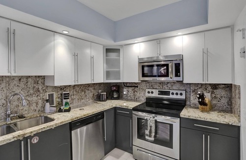 Hollywood South Central Beach Condo | THE TIDES N-14H