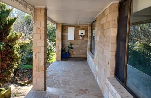 Mole Creek House | the tigers lair accomadation